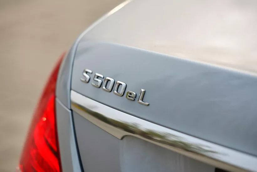 快拿小本儿记笔记，梅赛德斯凭什么连吃了四年鸡？｜张小鹅频道