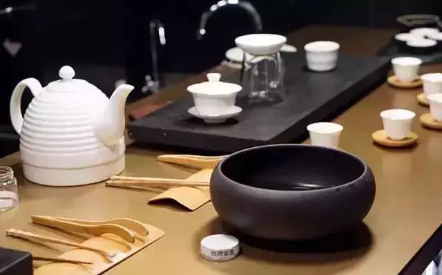 这些茶饮、咖啡店开始淘金企业茶水间市场