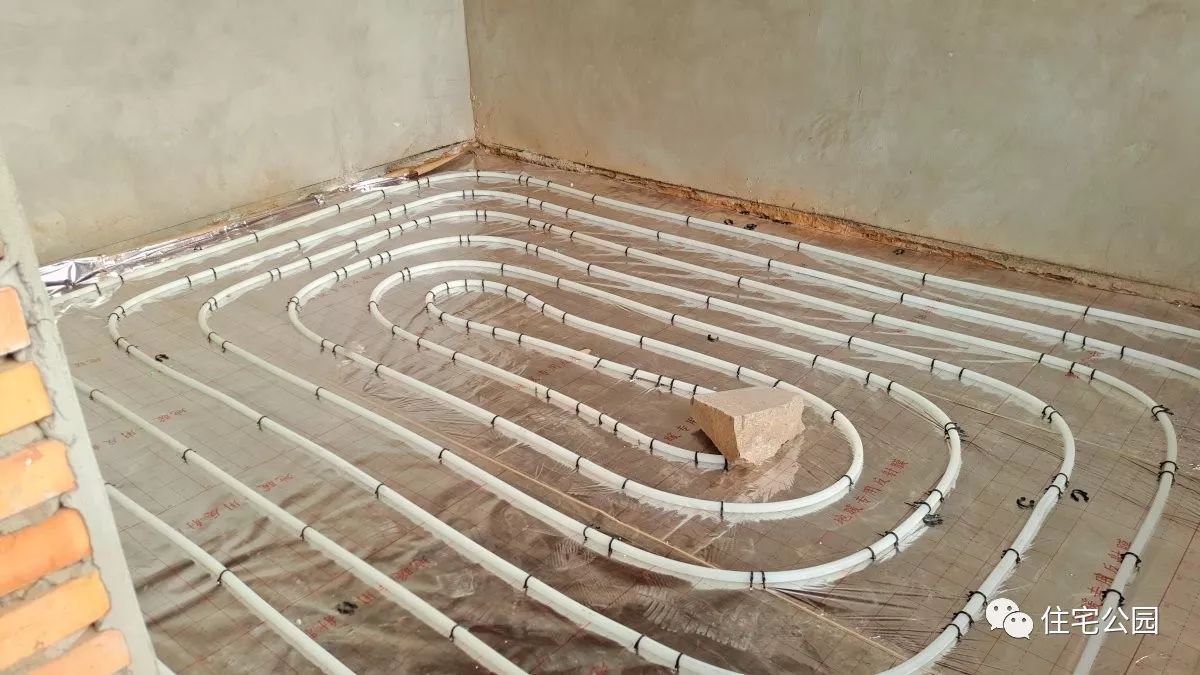 自建房用地暖还是暖气片更好,农村盖房用地暖好还是暖气片好