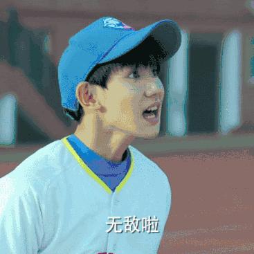 快拿小本儿记笔记，梅赛德斯凭什么连吃了四年鸡？｜张小鹅频道