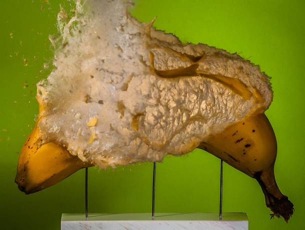 能像这样炸飞机，媳妇对你来说就是累赘