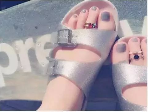 时与饰｜拴住今生，系住来世——十二月首饰：足饰