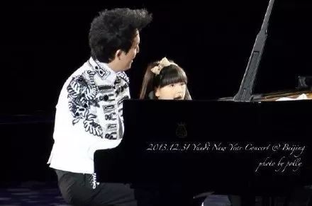 王诗龄为什么学织毛衣,王诗龄织毛衣