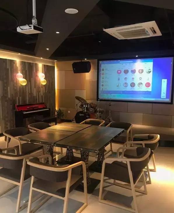 武汉威廉古堡轰趴馆,武汉轰趴