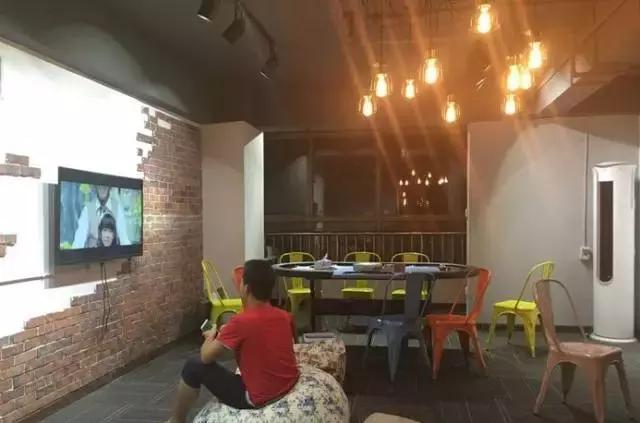 武汉威廉古堡轰趴馆,武汉轰趴