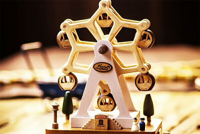 圣诞节，请送我一个八音盒