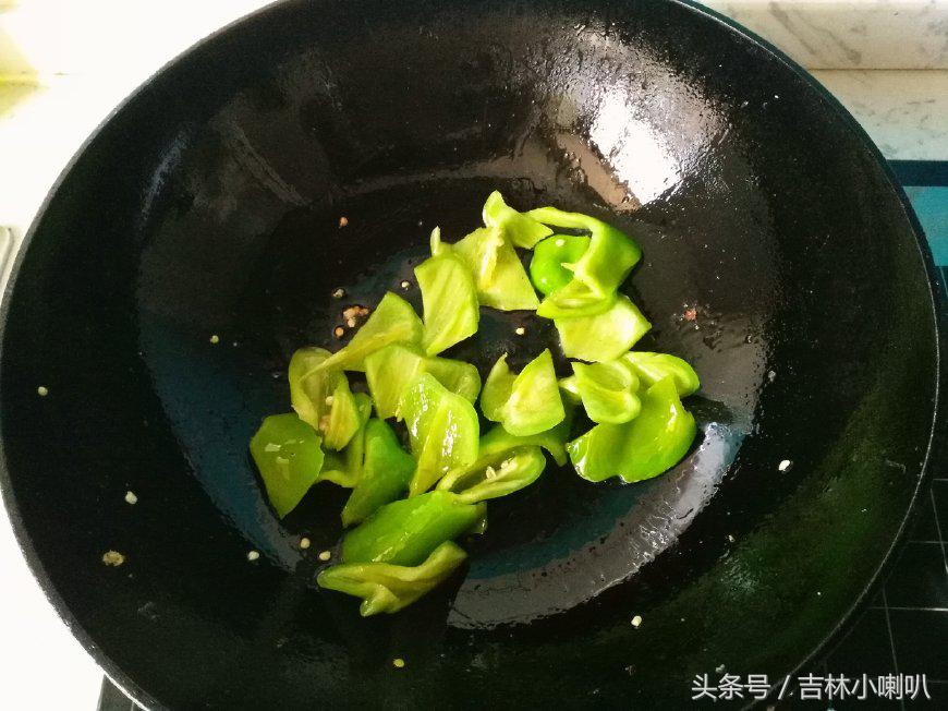 溜豆腐怎么溜好吃,正宗东北回锅豆腐