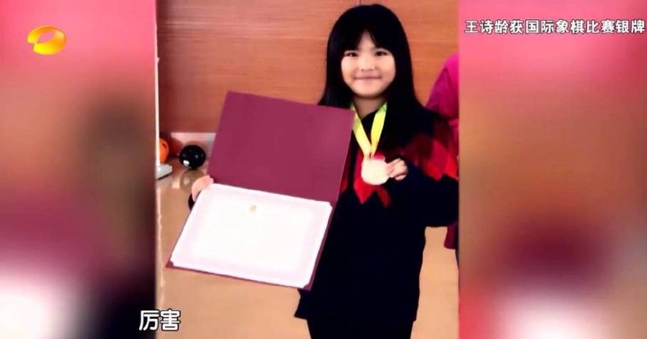 王诗龄为什么学织毛衣,王诗龄织毛衣