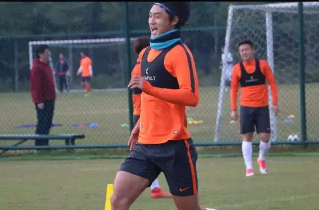 李霄鹏鲁能采访完整版,李霄鹏训练