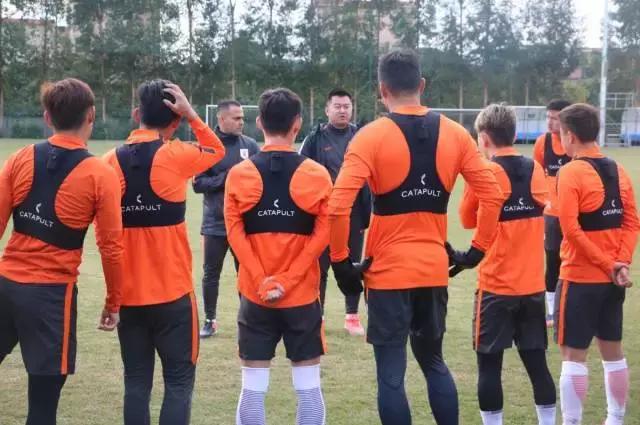 李霄鹏鲁能采访完整版,李霄鹏训练