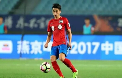 胡靖航上港一球一助攻,上港队员胡靖航