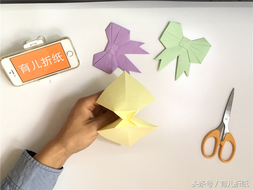 如何折纸迷你带蝴蝶结的高跟鞋,可以戴在头上的折纸蝴蝶结怎么做