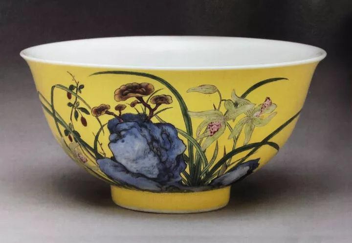 拍卖2000多万的珐琅彩,五六十年代的掐丝珐琅彩瓷器