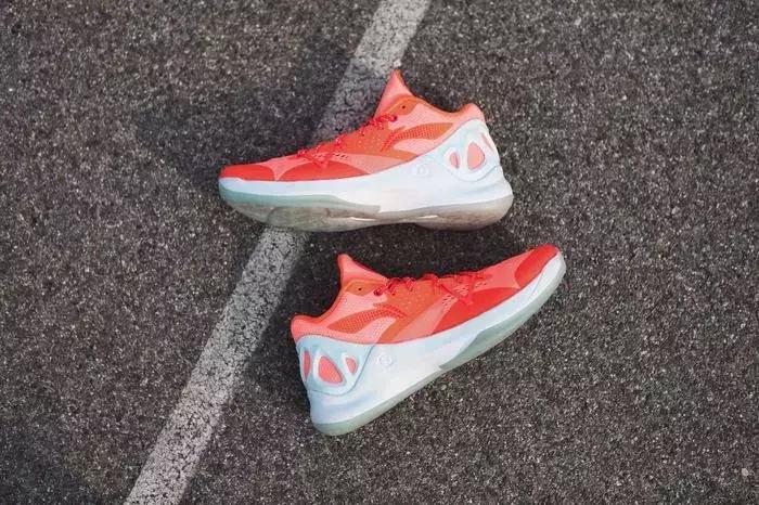 去他的脚踝保护吧，我就要低帮自由灵活