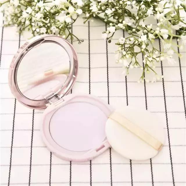 粉膏和同款散粉好评不断,定妆散粉好评榜一