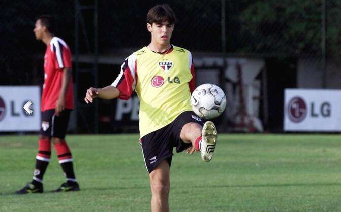 世界足球先生卡卡,天下足球卡卡退役特辑