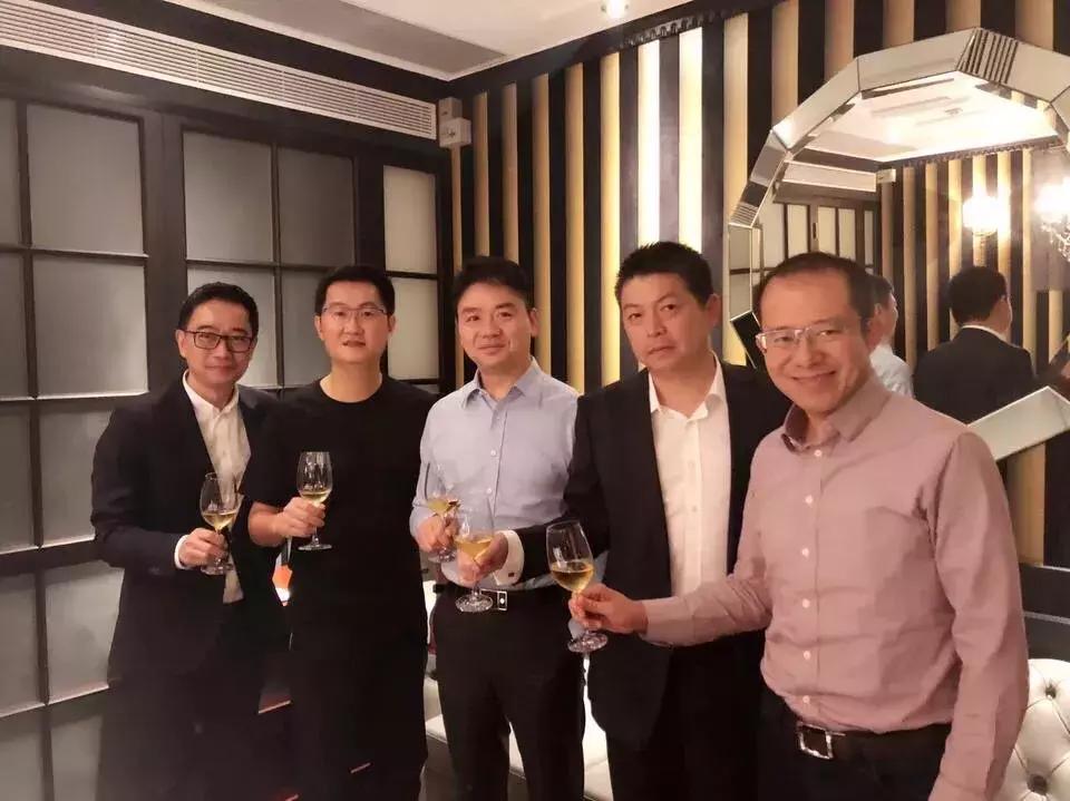 5年前腾讯投好乐买*击狙**京东，五年后投资唯品会又做电商