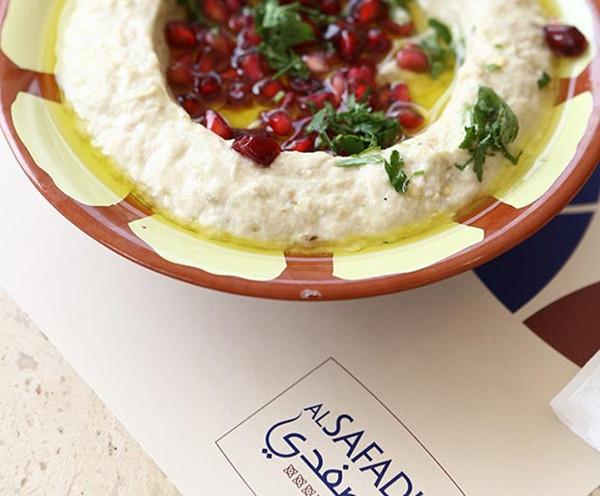 迪拜土豪真多街上全是豪车,迪拜土豪除了豪车还有什么