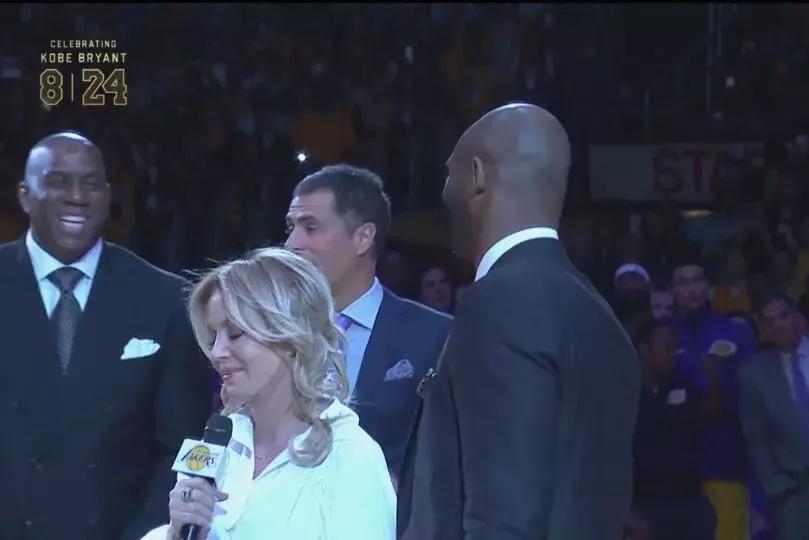 要不是球衣挂太高科比拿不到，勇士根本不会赢！