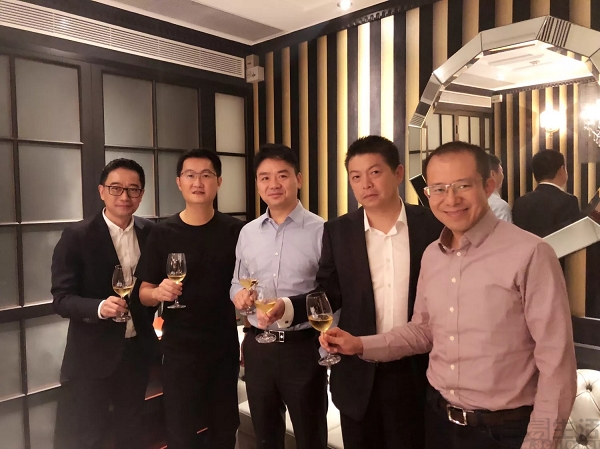 腾讯京东对唯品会笑了，另一个男人却笑不出来