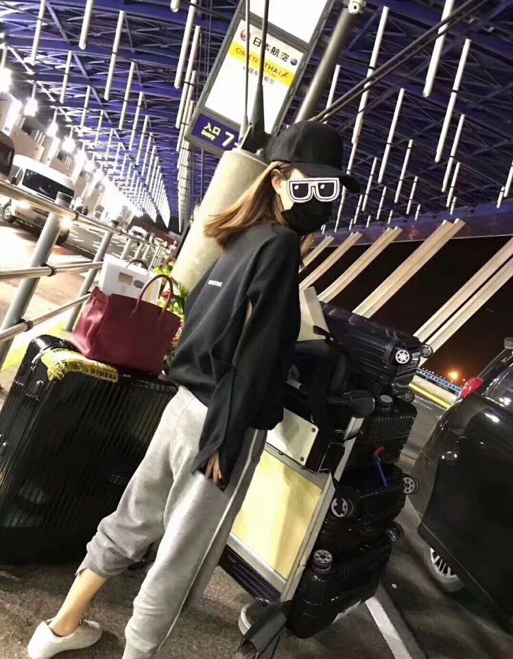 显酷显高显瘦的垂感哈伦裤,哈伦裤这么流行这样穿显瘦又时尚