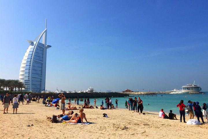 迪拜土豪真多街上全是豪车,迪拜土豪除了豪车还有什么