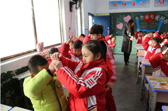 郴州市第三完全小学：“红领巾”传帮带，“小雏鹰”更出彩