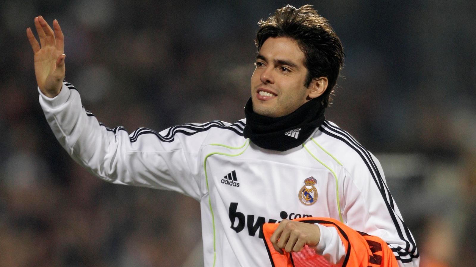 卡卡为何退役,卡卡加盟中超成功了吗