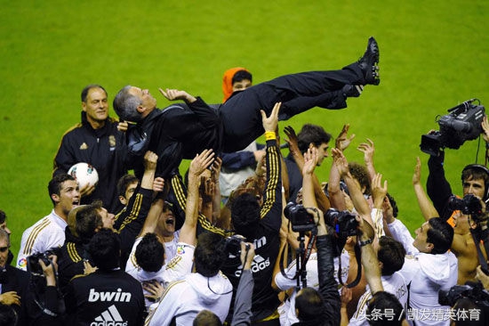 联赛杯曼联爆冷出局,联赛杯曼联点球出局