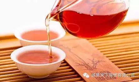 蒲公英根发酵红茶的功效与作用,红茶和绿茶的区别和功效哪个更好