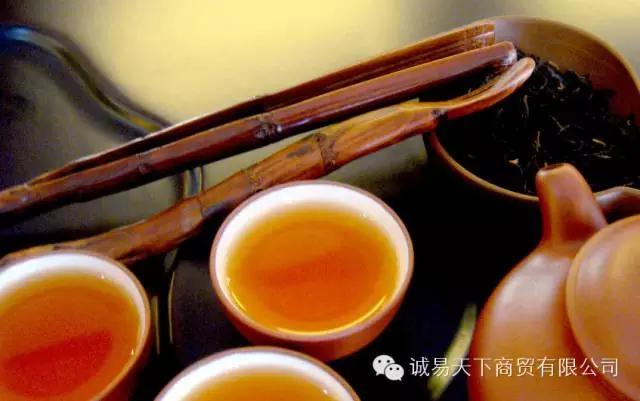 蒲公英根发酵红茶的功效与作用,红茶和绿茶的区别和功效哪个更好