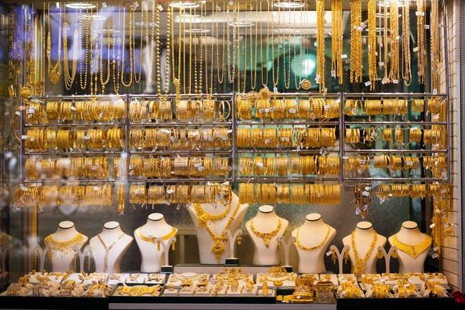 迪拜土豪真多街上全是豪车,迪拜土豪除了豪车还有什么