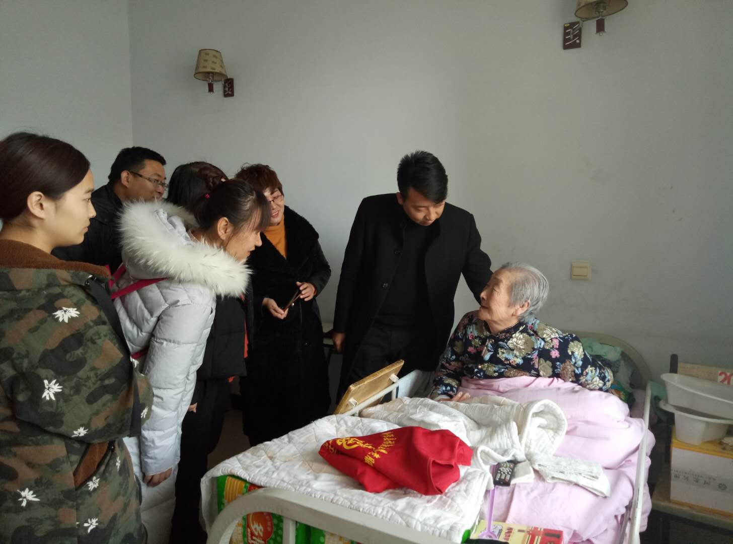 爱心敬老行活动,爱心献社会真情暖人心志愿活动