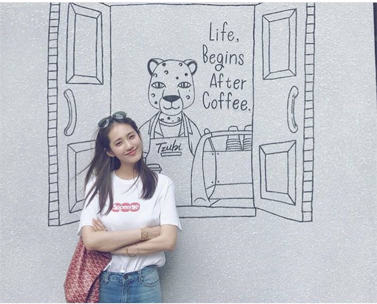 余文乐晒和老婆剪影照,余文乐晒夫妻旧合影