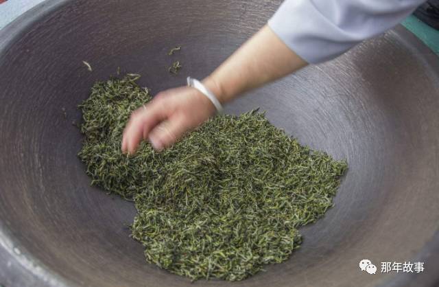 做茶叶的过程中杀青是什么,茶叶制作工艺都杀青么