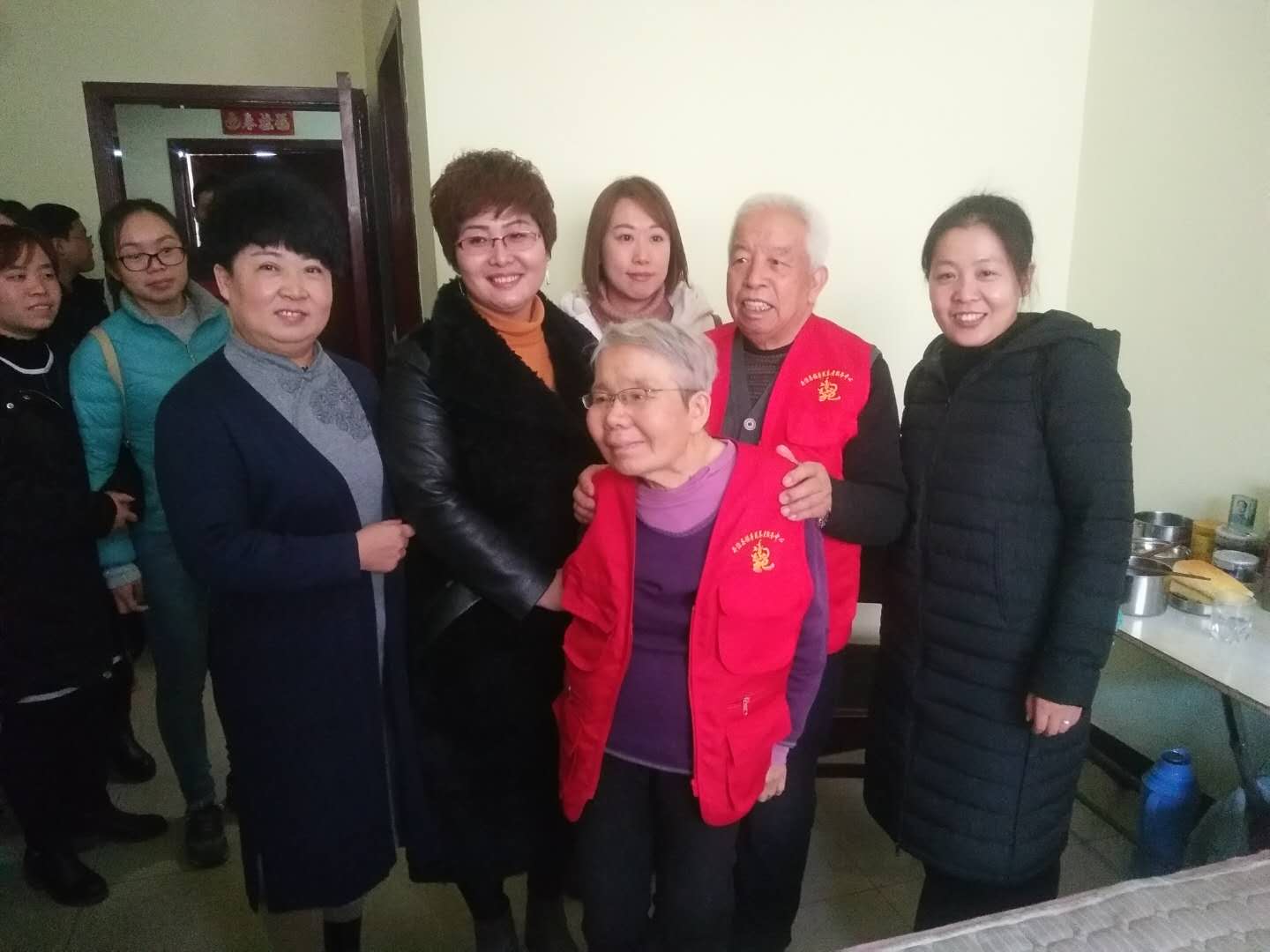 爱心敬老行活动,爱心献社会真情暖人心志愿活动