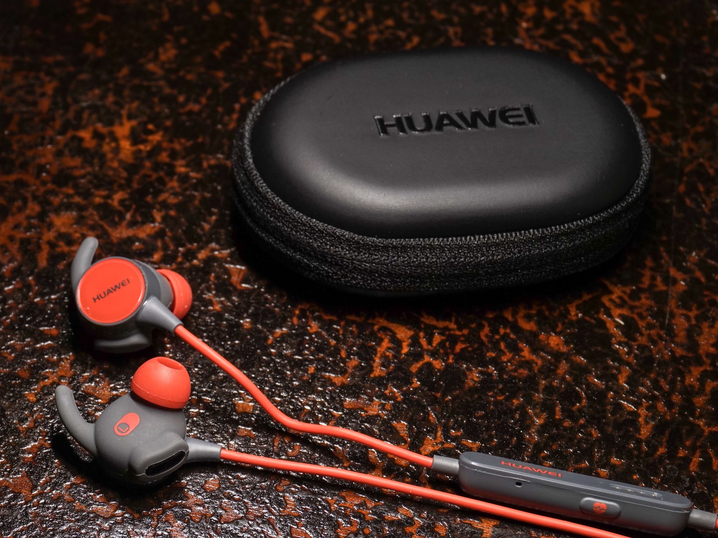 华为运动心率蓝牙耳机r1pro如何戴,华为运动耳机r1proamr1