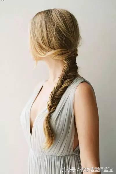 发型这样扎更是高级时尚了,气质款发型扎出去回头率百分百