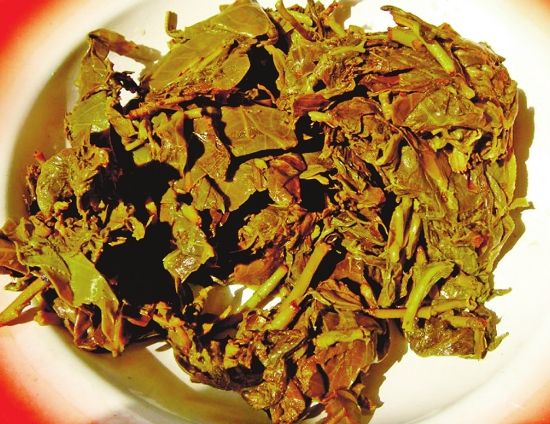 普洱的味道带点发霉味正常吗,买到了不好的普洱怎么办