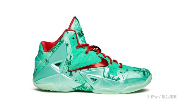 杜兰特和科比球鞋,科比姿势变化