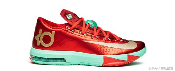 杜兰特和科比球鞋,科比姿势变化