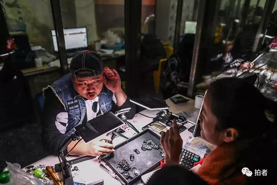 “月破百万不是梦”｜玉器市场的直播风云