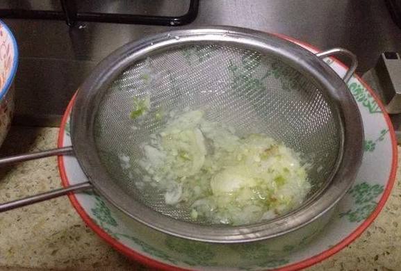 小孩咳嗽吃蒜头煮水有效吗,大蒜治咳嗽妙招小儿