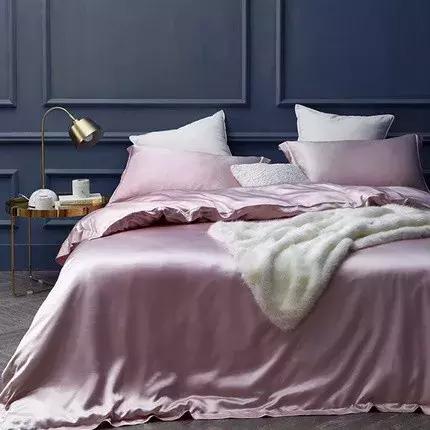 床上四件套和被子哪个贵,床上四件套100多和300多区别