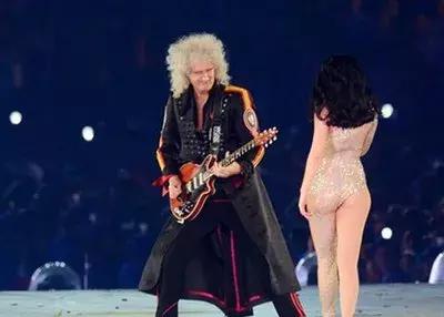 如何写一首能被载入史册的世界性歌曲？