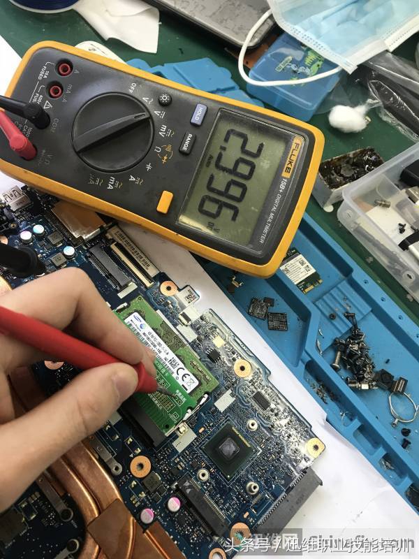 华硕电脑一直亮黄灯无法启动起来,华硕暗夜火神n551jwbios