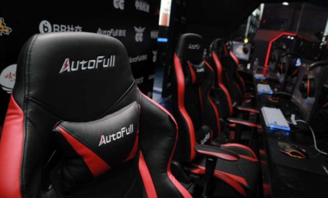 韦神用的什么电竞椅,韦神用什么电竞椅好