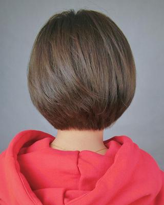 如何剪一款美感十足的波波头发型,剪个简单的波波头简约大气又时尚