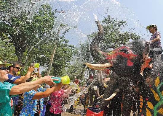 火线狂欢值得买吗,火线狂欢节游戏视频