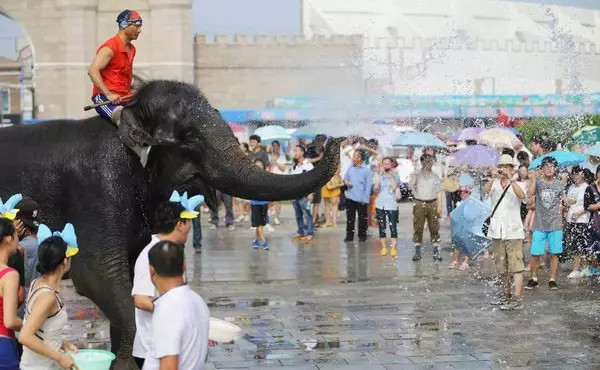 火线狂欢值得买吗,火线狂欢节游戏视频